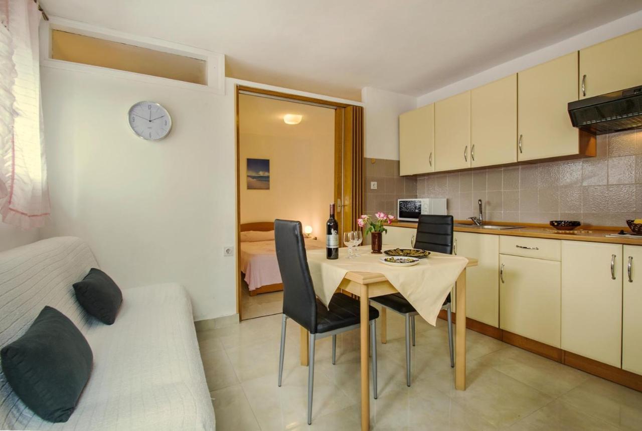 Apartments With A Parking Space Rabac, Labin - 7622 Exterior photo